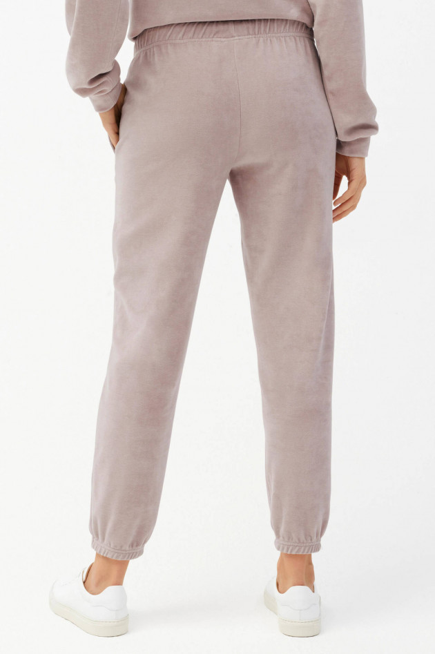Juvia Samt-Sweatpants in Pastell-Lila