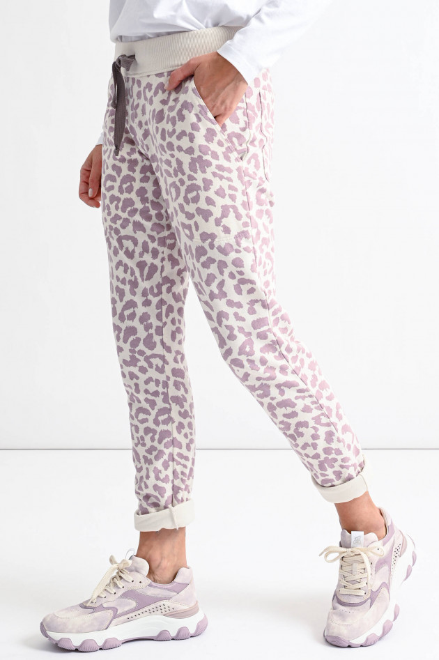 Juvia Relaxed Sweatpants im Leo-Design in Creme/Mauve