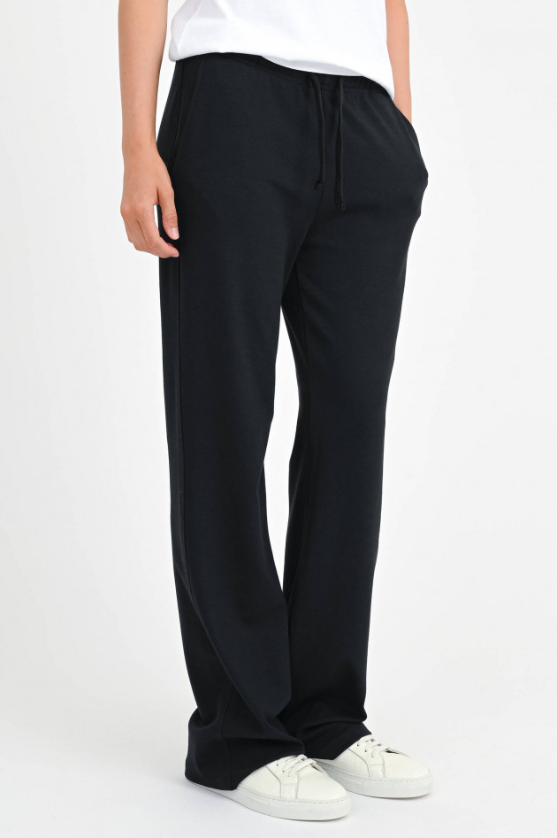 Juvia Jogginghose mit weitem Bein in Schwarz