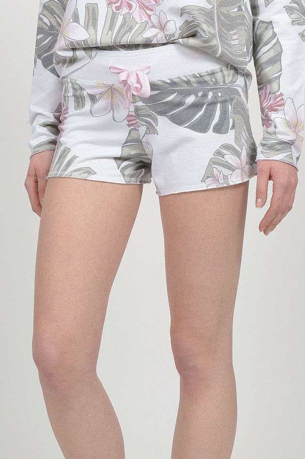 Juvia Shorts mit Hawaiprint in Weiß/Grün