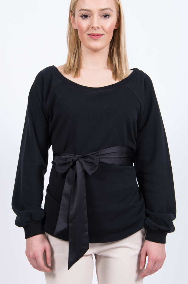 Juvia Sweater mit Satindetail in Schwarz