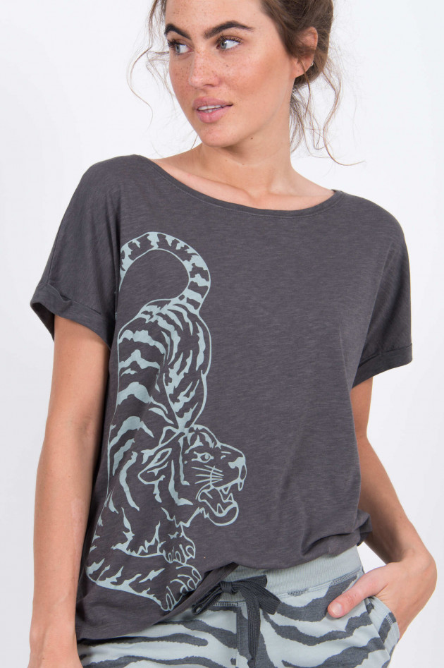 Juvia T-Shirt mit Tigerprint in Anthrazit