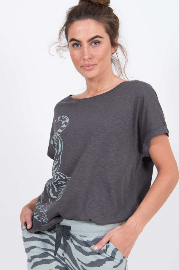 Juvia T-Shirt mit Tigerprint in Anthrazit