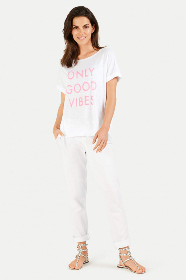 Juvia T-Shirt ONLY GOOD VIBES in Weiß/Pink