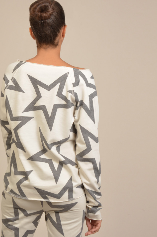 Juvia Sweater mit Sternchenprint in Grau/Natur