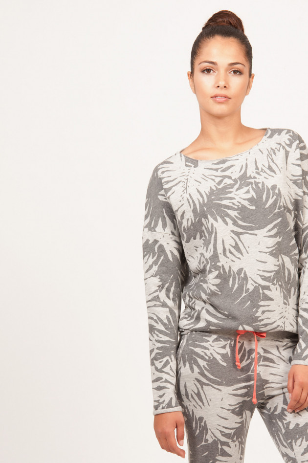 Juvia Sweater mit Palmenprint in Grau/Orange