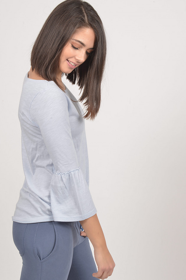 Juvia Shirt mit Trompetenarm in Hellblau