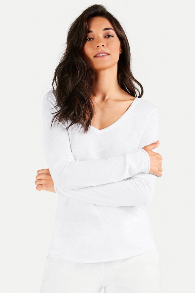 Juvia Longsleeve mit V-Ausschnitt in Weiß