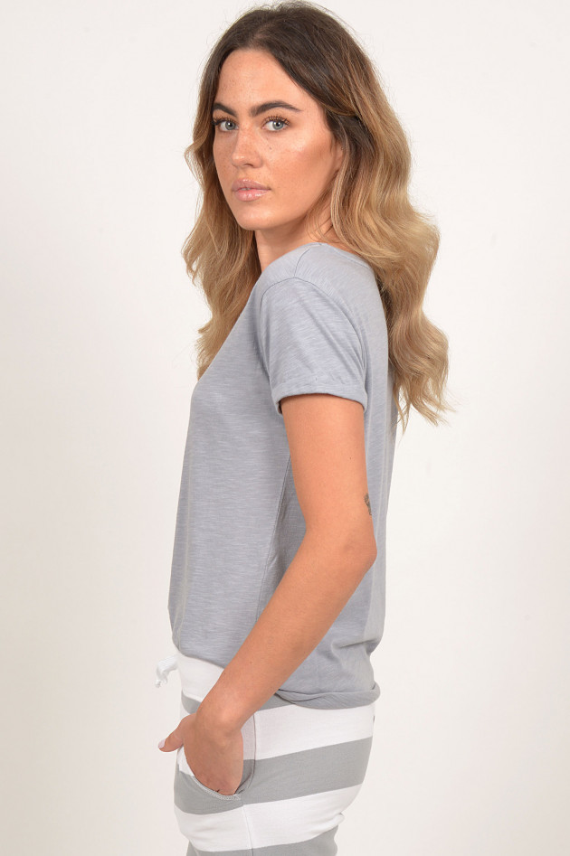 T-Shirt in Grau/Blau