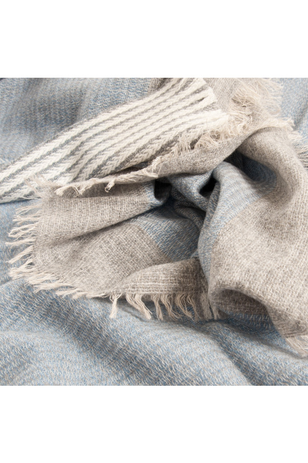 andrea's 1947 Kaschmirschal Hellblau