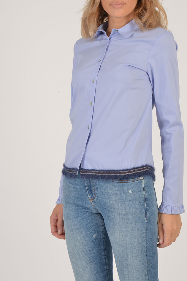 La Camicia Bluse mit dekorativer Borte in Hellblau