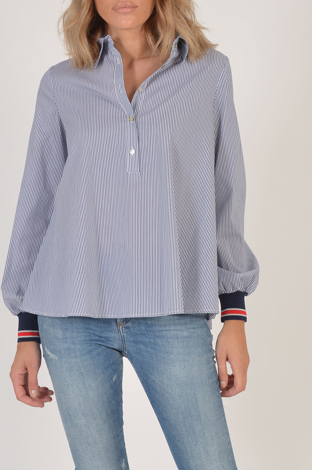 La Camicia Bluse mit Bund am Arm in Blau/Weiß gestreift