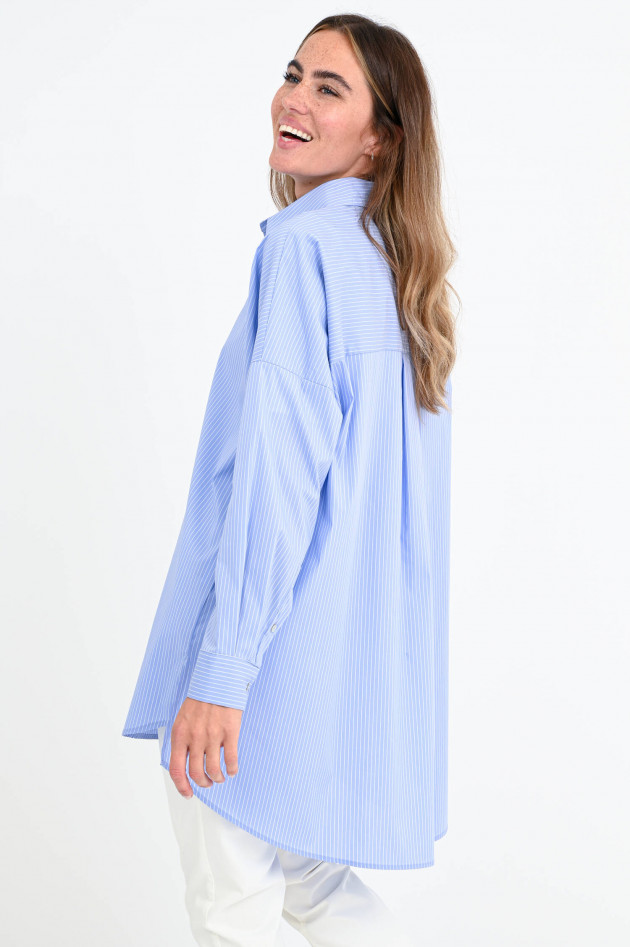 La Camicia Lange gestreifte Bluse in Hellblau/Weiß