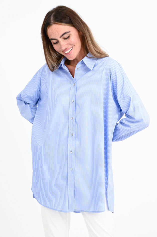 La Camicia Lange gestreifte Bluse in Hellblau/Weiß