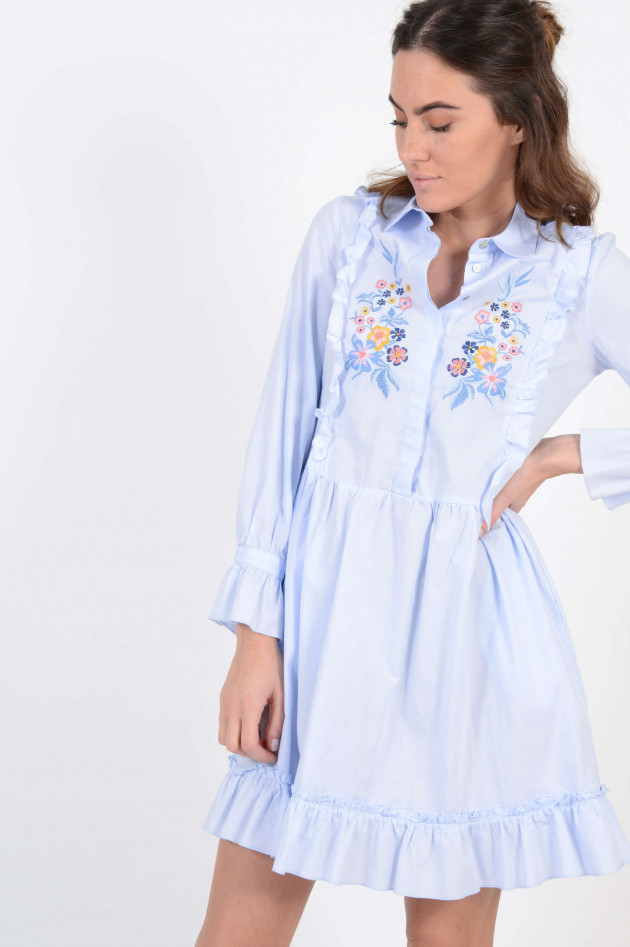 La Camicia Blusenkleid mit Rüschen und Stickereien in Hellblau