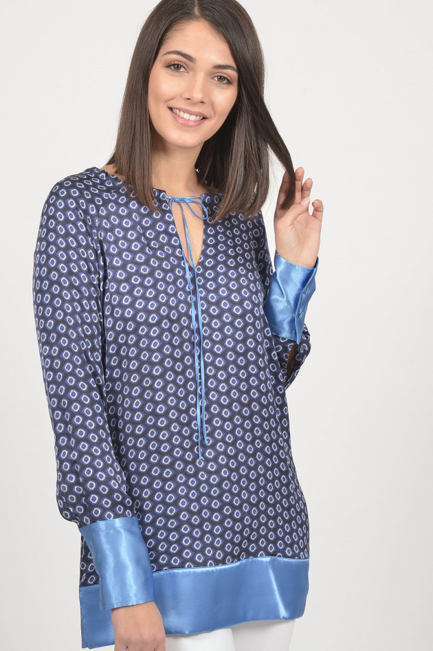 La Camicia Blusenshirt in Blau gemustert