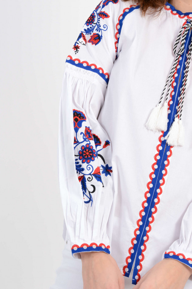 La Petite Broderie Oversized-Bluse mit Bunten Stickereien in Weiß