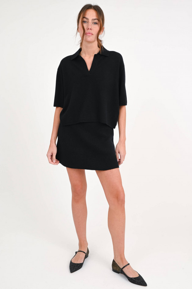 Lisa Yang Kurzarm-Poloshirt NEELA in Schwarz