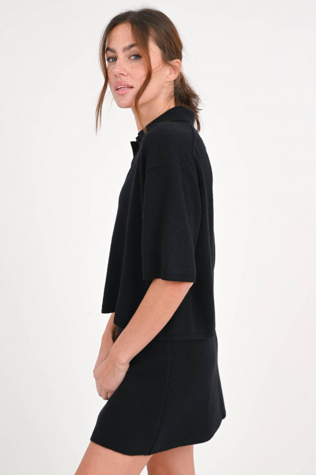 Lisa Yang Kurzarm-Poloshirt NEELA in Schwarz