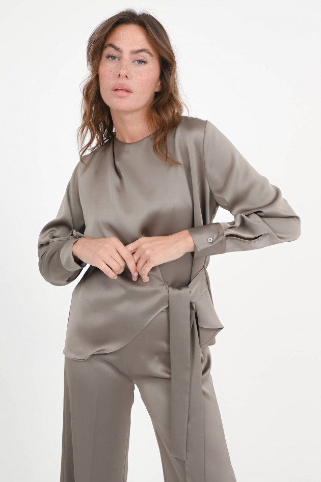 Love Birds Bluse mit Schleifen-Detail in Taupe