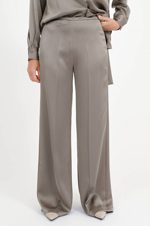 Love Birds Hose in Satin-Optik in Taupe