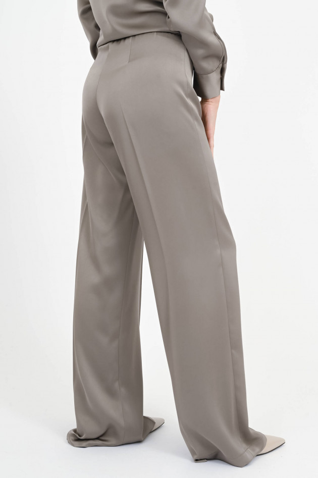 Love Birds Hose in Satin-Optik in Taupe