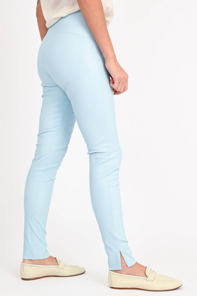 Love Birds Slim Fit Hose aus Nappaleder in Hellblau