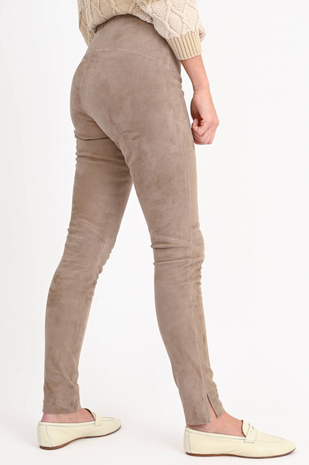 Love Birds Slim Fit Velourslederhose in Taupe