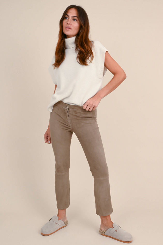 Love Birds Flared Velourslederhose in Taupe