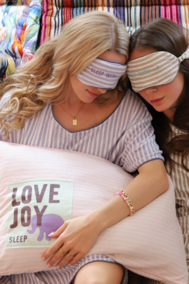 Love Joy Victory Gestreifte Schlafmaske in Hellblau / Weiß
