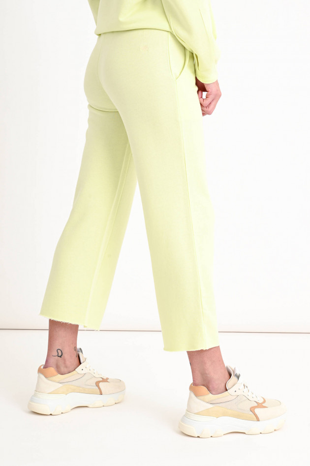 Love Joy Victory Cropped Sweatpants in Limone