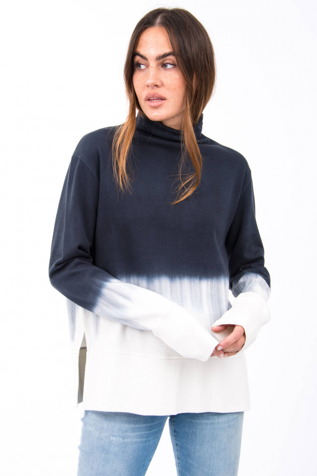 Love Joy Victory Sweater mit Farbverlauf in Blau/Weiß