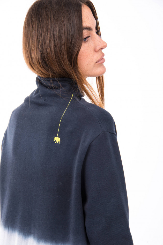 Love Joy Victory Sweater mit Farbverlauf in Blau/Weiß