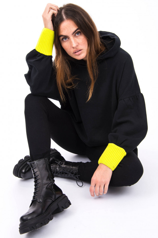 Love Joy Victory Hoodie mit Ballonärmel in Schwarz