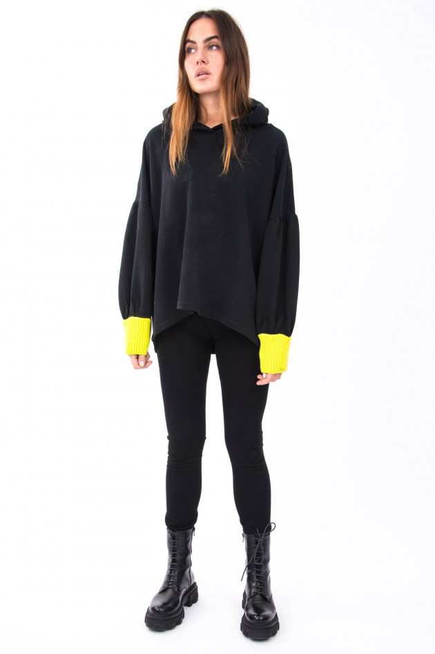 Love Joy Victory Hoodie mit Ballonärmel in Schwarz