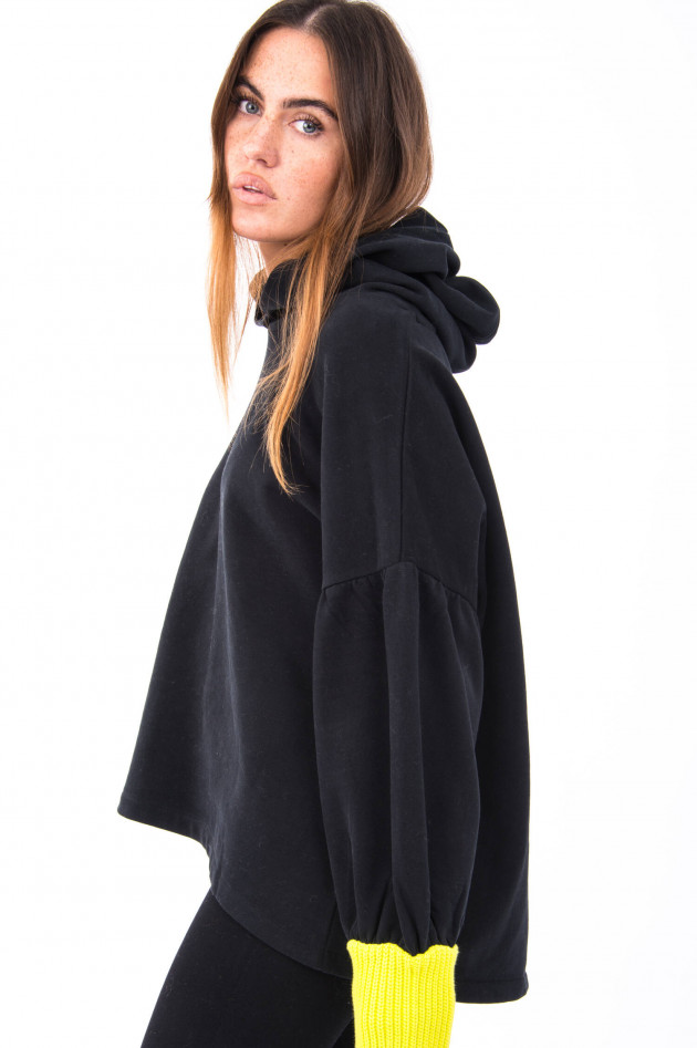 Love Joy Victory Hoodie mit Ballonärmel in Schwarz