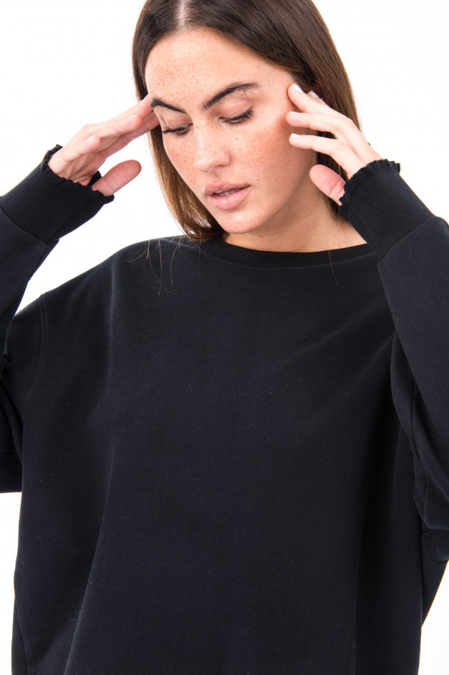 Love Joy Victory Basic-Sweater in Schwarz