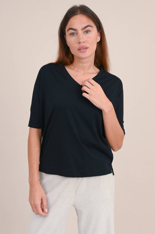 Love Joy Victory Baumwoll Shirt mit V-Neck in Schwarz
