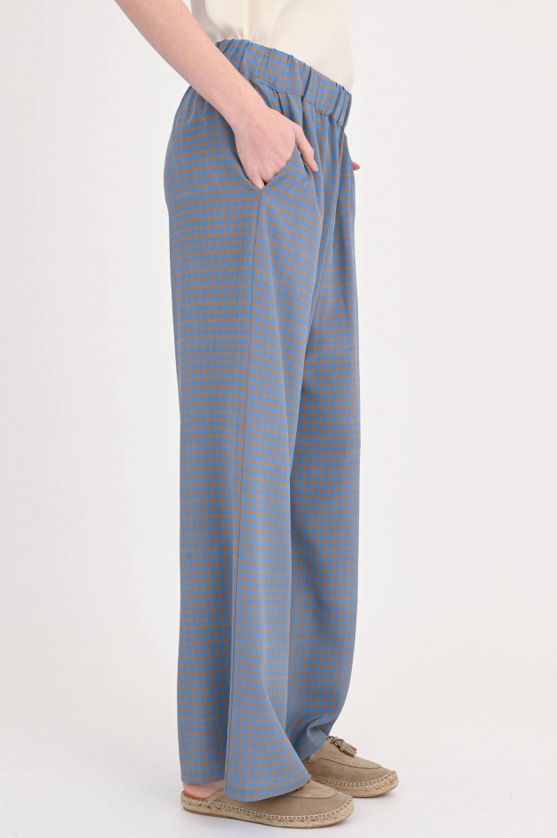 Lu Li Lina Seidenhose im Allover-Print in Taupe/Blau