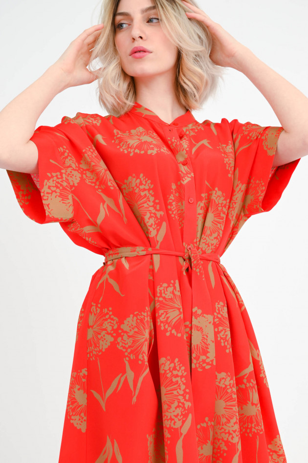 Lu Li Lina Seidemkleid IVA mit Allover-Print in Rot/Beige