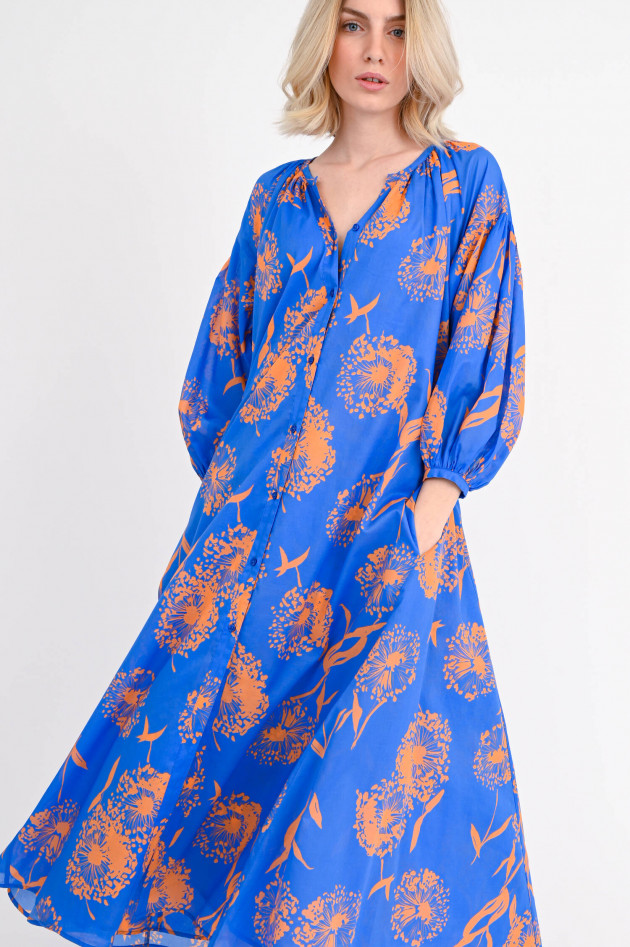 Lu Li Lina Kleid AVA mit Allover Print in Blau/Orange