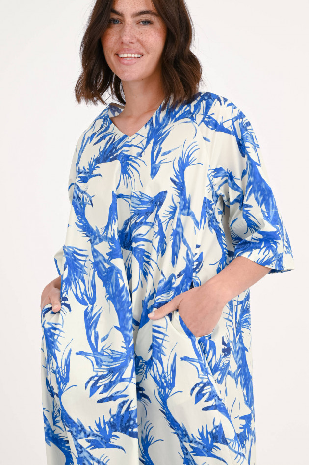 Lu Li Lina Gemustertes Kleid aus Baumwolle in Natur/Blau