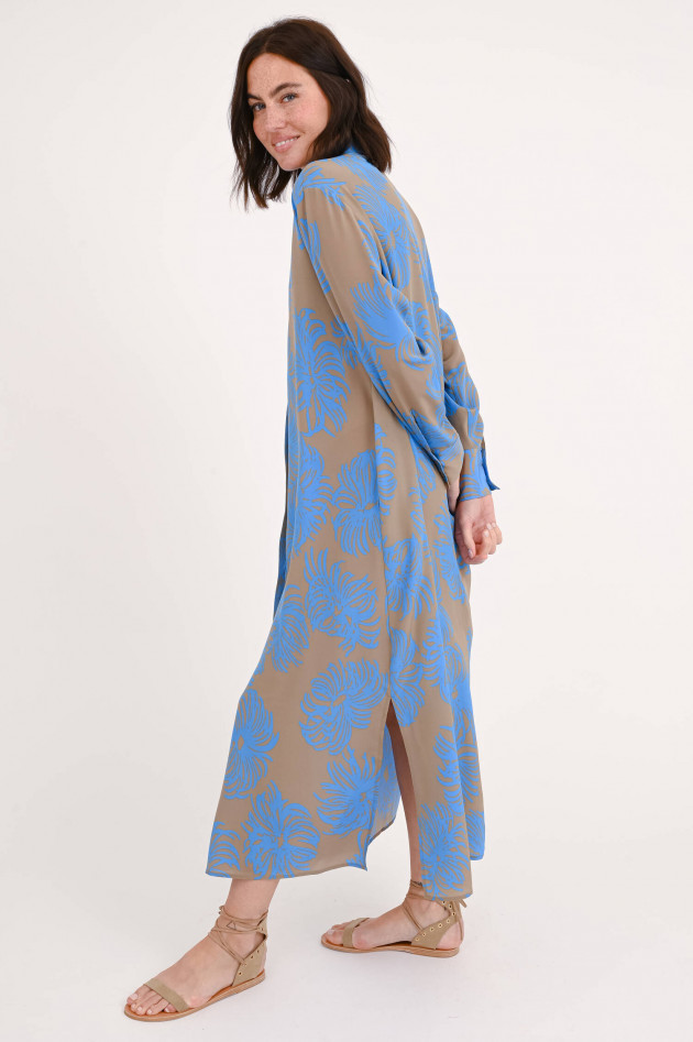Lu Li Lina Kleid aus Seide mit Muster in Taupe/Blau