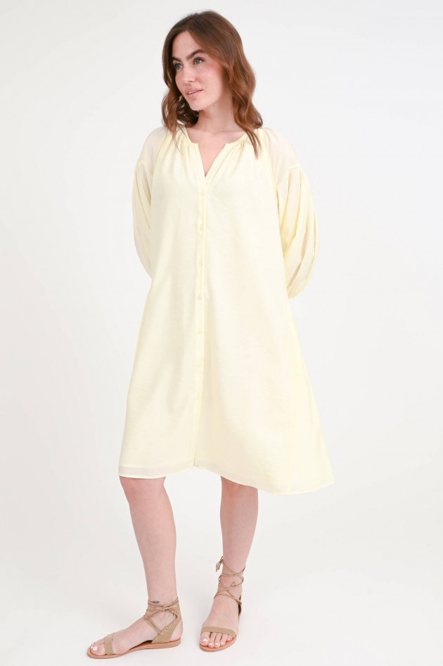Lu Li Lina Kleid  AUA mit voluminösen Ärmeln in Butteryellow