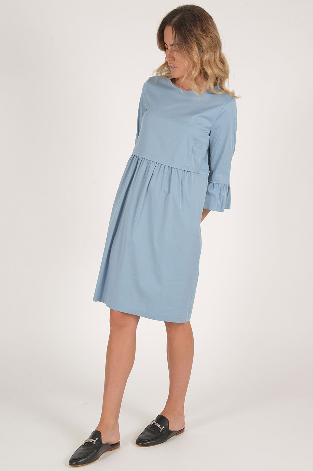 Max Mara Kleid mit Trompetenarm in Hellblau