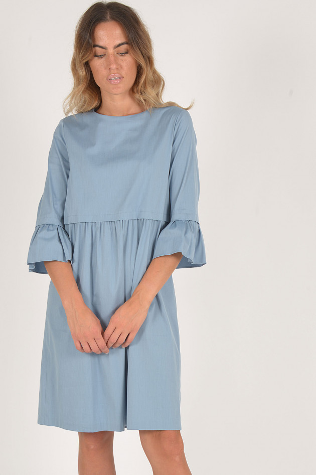 Max Mara Kleid mit Trompetenarm in Hellblau