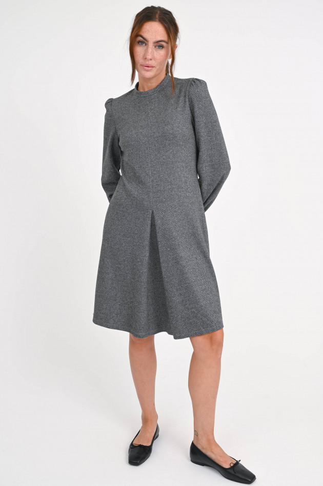 Max Mara Weekend Kleid im Fischgrätmuster mit Kellerfalten in Grau