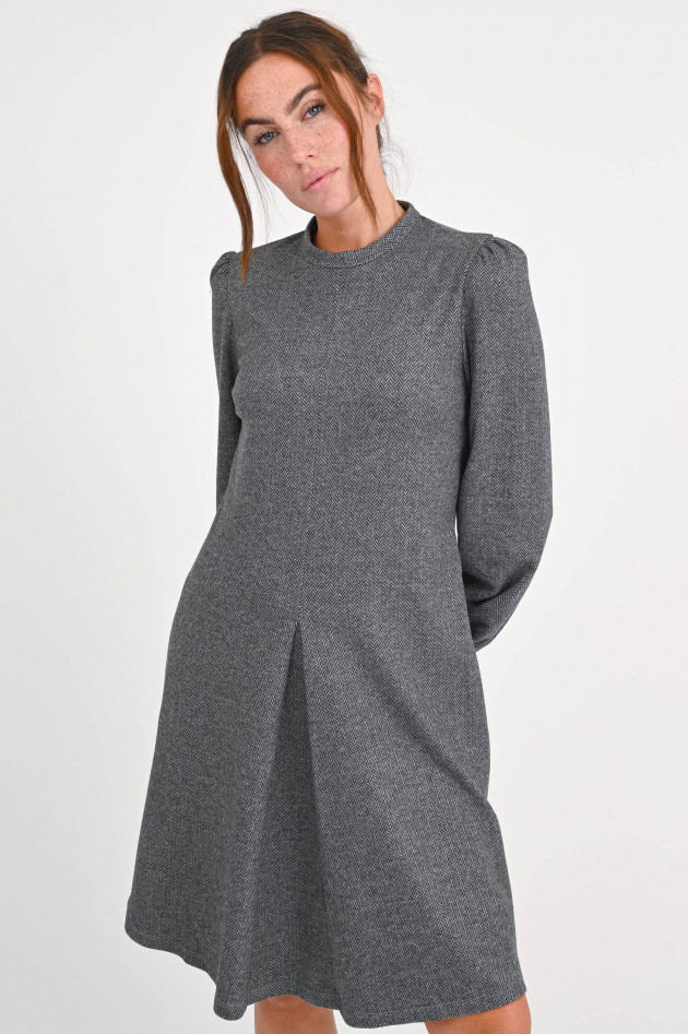 Max Mara Weekend Kleid im Fischgrätmuster mit Kellerfalten in Grau