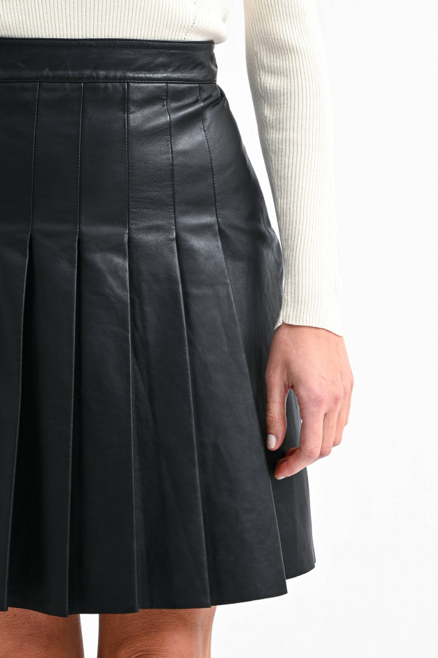 Max Mara Weekend Faltenrock ATRENCH aus Leder in Schwarz