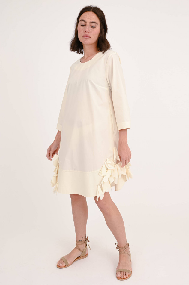 Meimeij Kleid mit Blumenrüschen in Creme